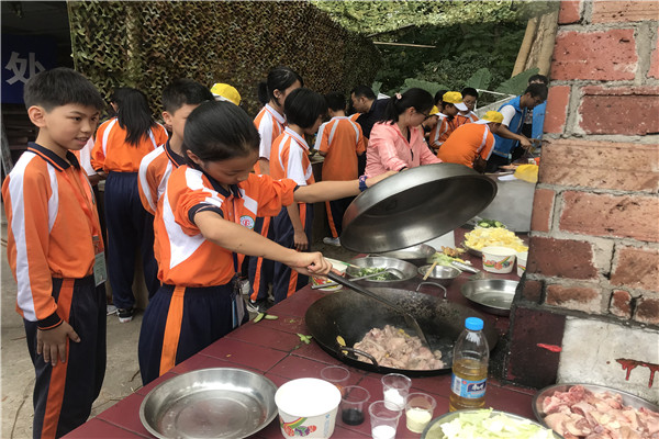 東莞農(nóng)家樂野炊柴火飯過程中需要注意事項(xiàng)